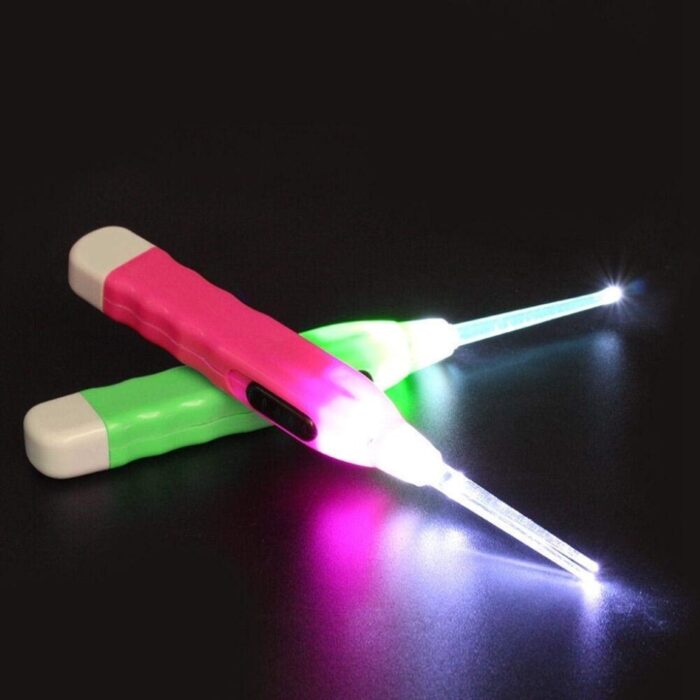 Earpick-Flashlight-Ear-Cleaner3-1653046205